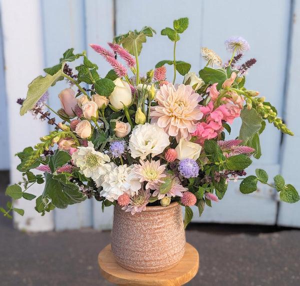 Seasonal Flowers: Full Arrangement